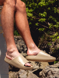 MENS NIKE CALM SLIDES - KHAKI