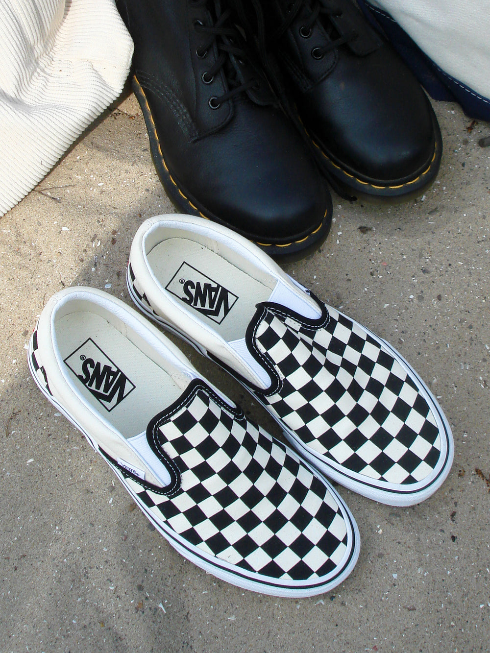 Ladies vans black and white best sale